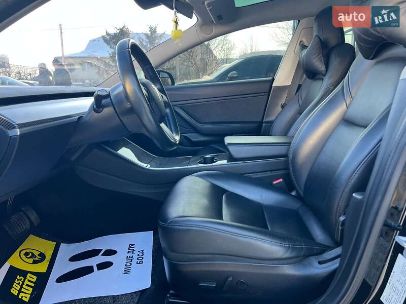 Седан Tesla Model 3 2019 в Ивано-Франковске