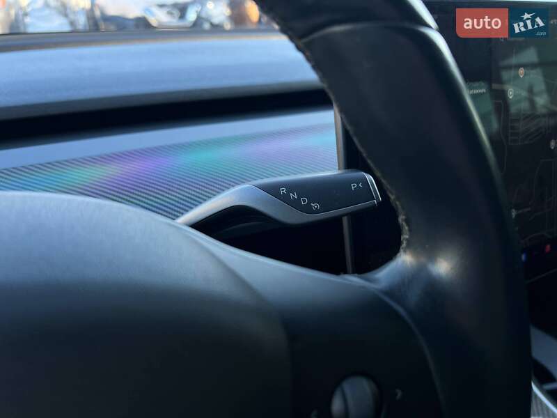 Седан Tesla Model 3 2019 в Ивано-Франковске