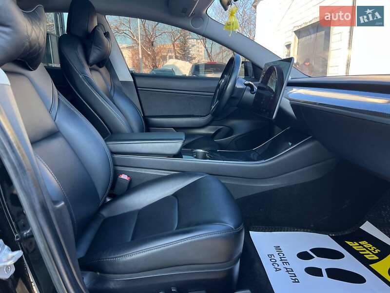 Седан Tesla Model 3 2019 в Ивано-Франковске