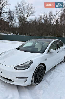 Седан Tesla Model 3 2019 в Киеве