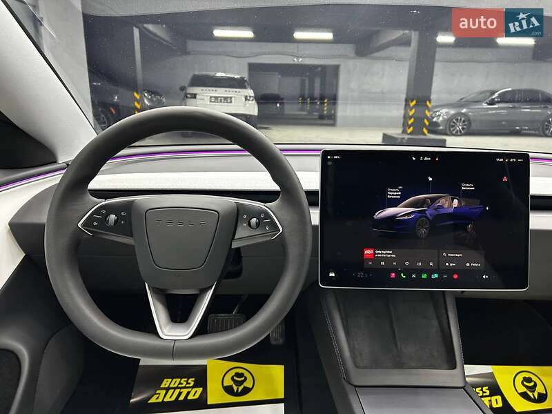 Седан Tesla Model 3 2024 в Чернівцях