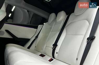 Седан Tesla Model 3 2024 в Черновцах