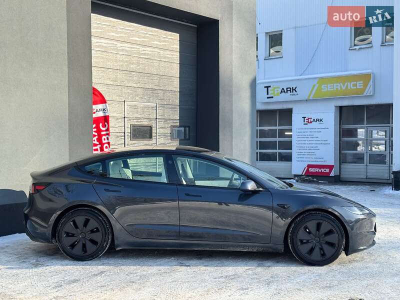 Седан Tesla Model 3 2024 в Киеве