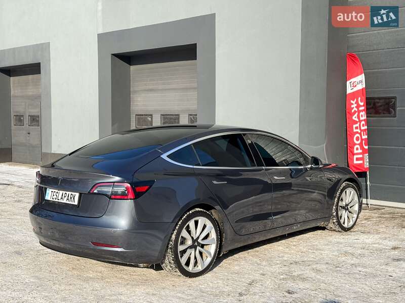 Седан Tesla Model 3 2019 в Києві