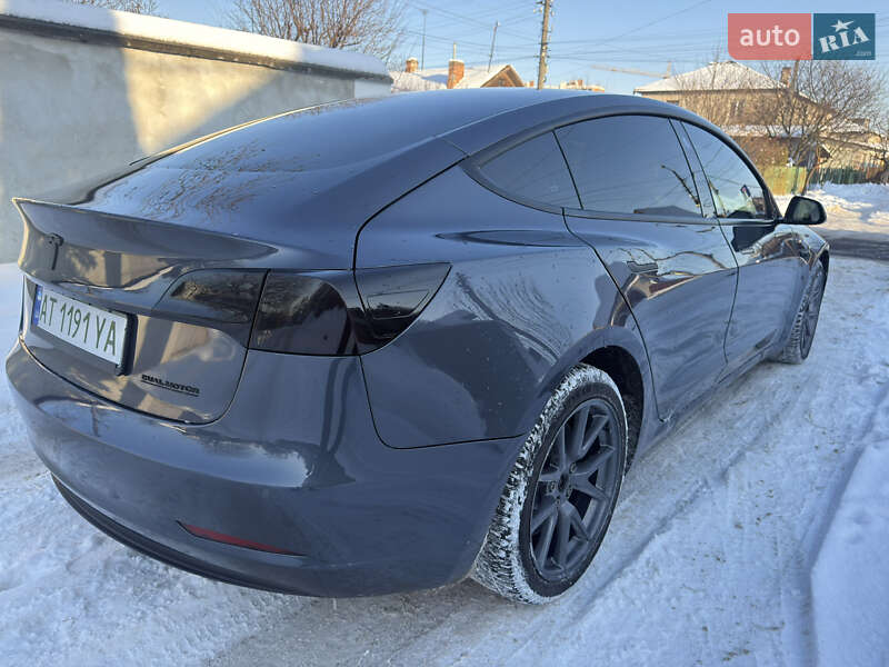 Седан Tesla Model 3 2022 в Івано-Франківську