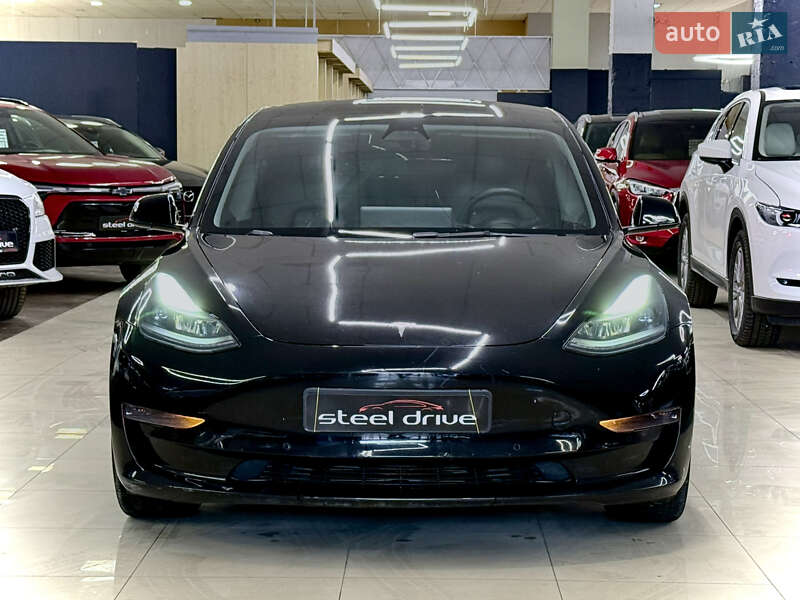 Седан Tesla Model 3 2021 в Николаеве