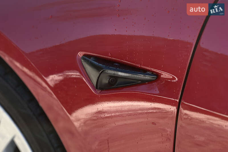 Седан Tesla Model 3 2023 в Львове