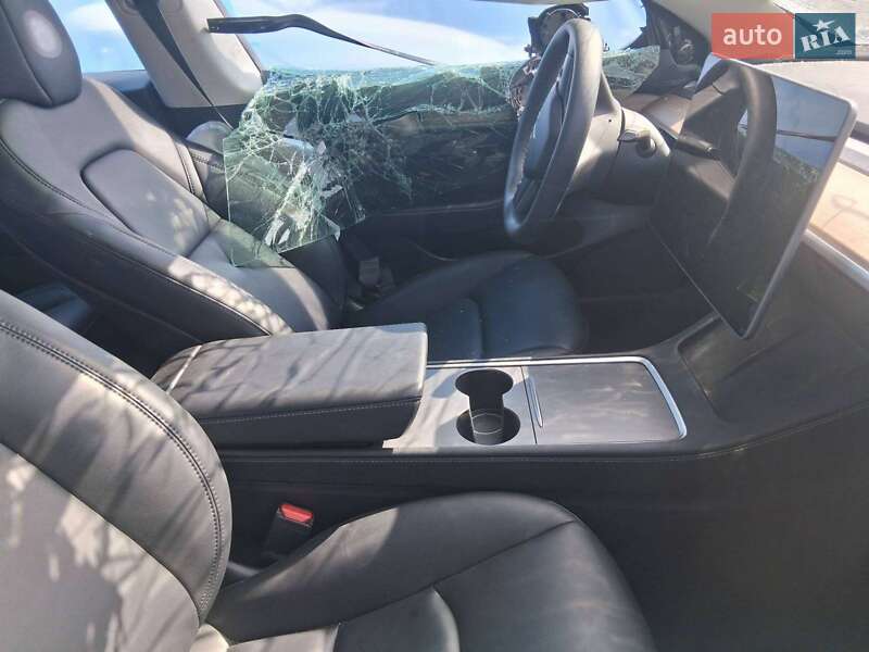 Седан Tesla Model 3 2023 в Белой Церкви