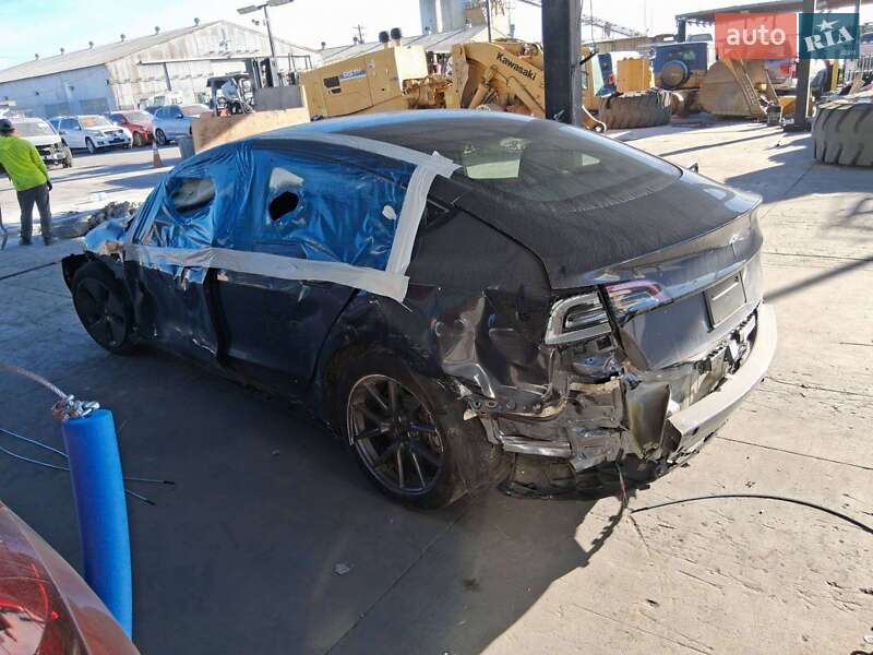 Седан Tesla Model 3 2023 в Белой Церкви