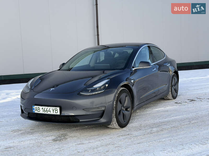 Седан Tesla Model 3 2019 в Вінниці