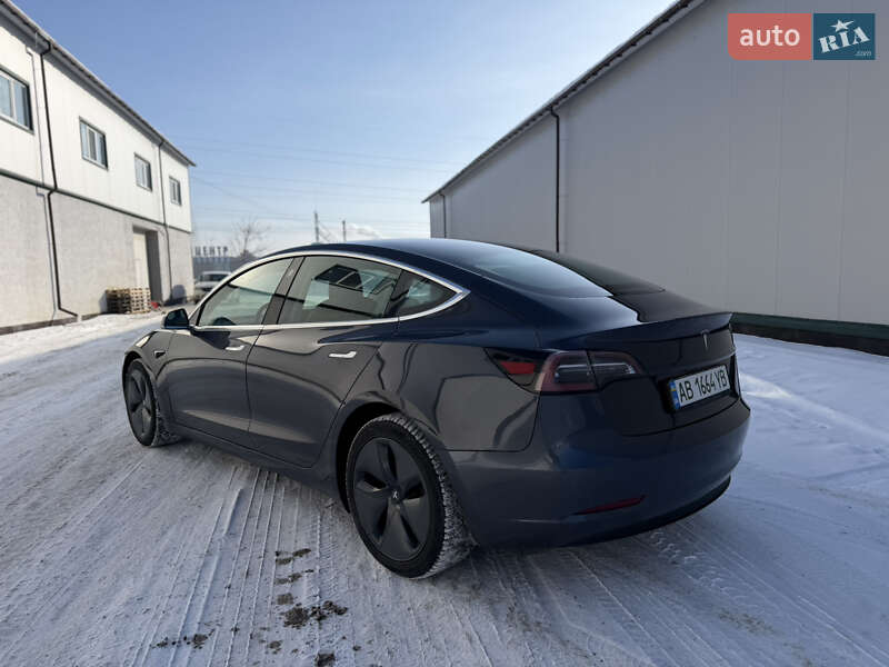 Седан Tesla Model 3 2019 в Вінниці