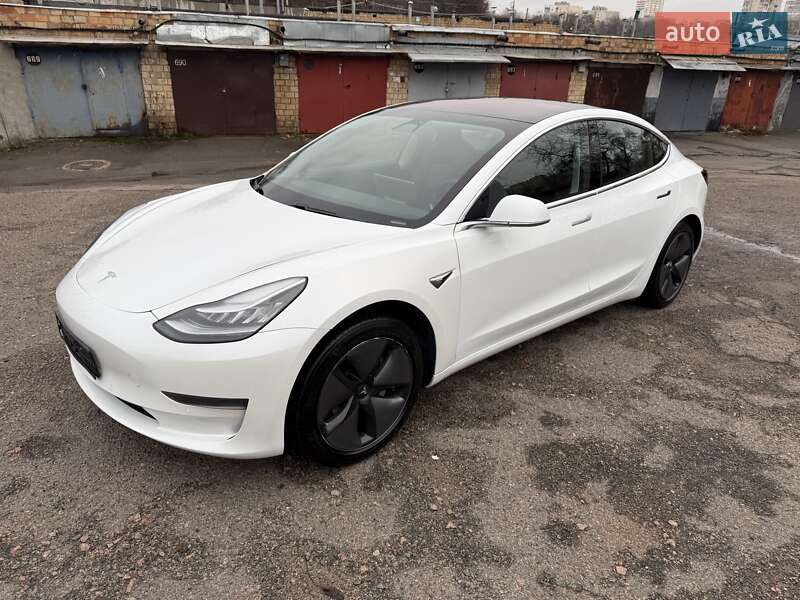 Седан Tesla Model 3 2018 в Киеве