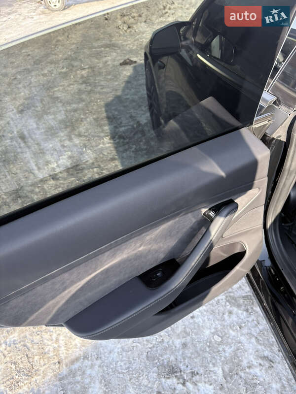 Седан Tesla Model 3 2019 в Дніпрі