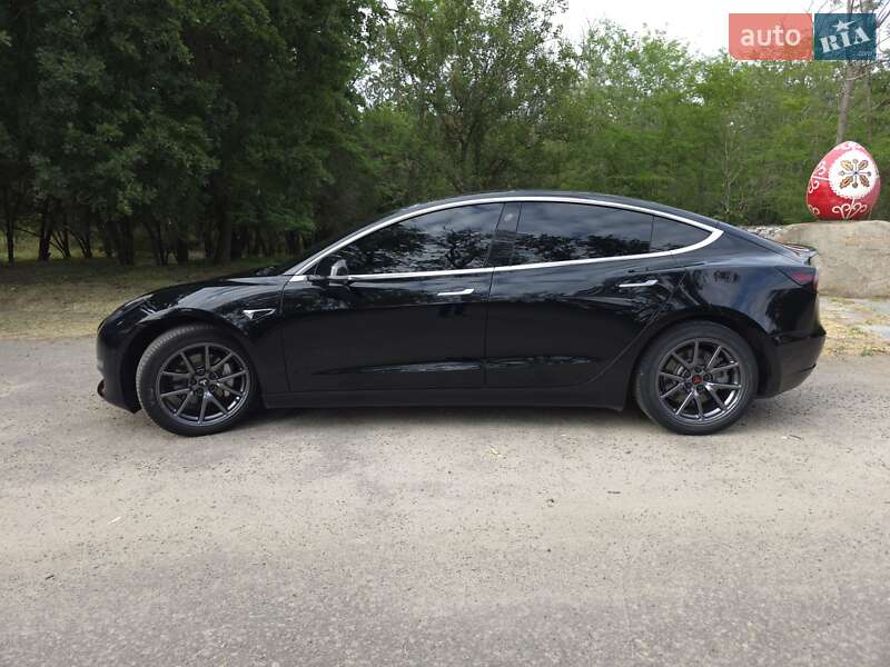 Седан Tesla Model 3 2019 в Запорожье