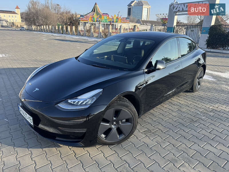 Tesla Model 3 2022