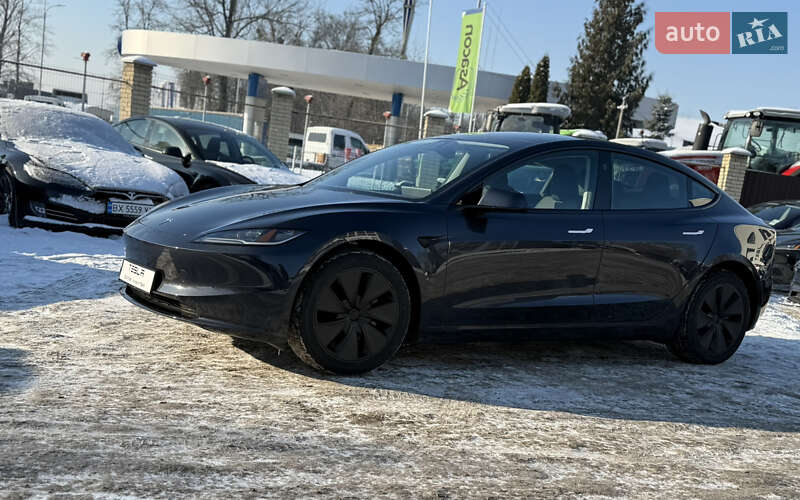 Седан Tesla Model 3 2024 в Вінниці