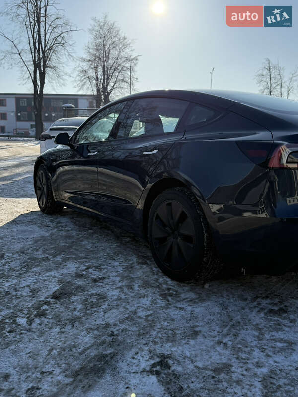Седан Tesla Model 3 2024 в Вінниці