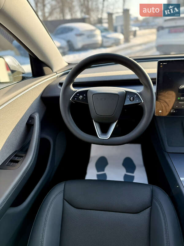 Седан Tesla Model 3 2024 в Вінниці