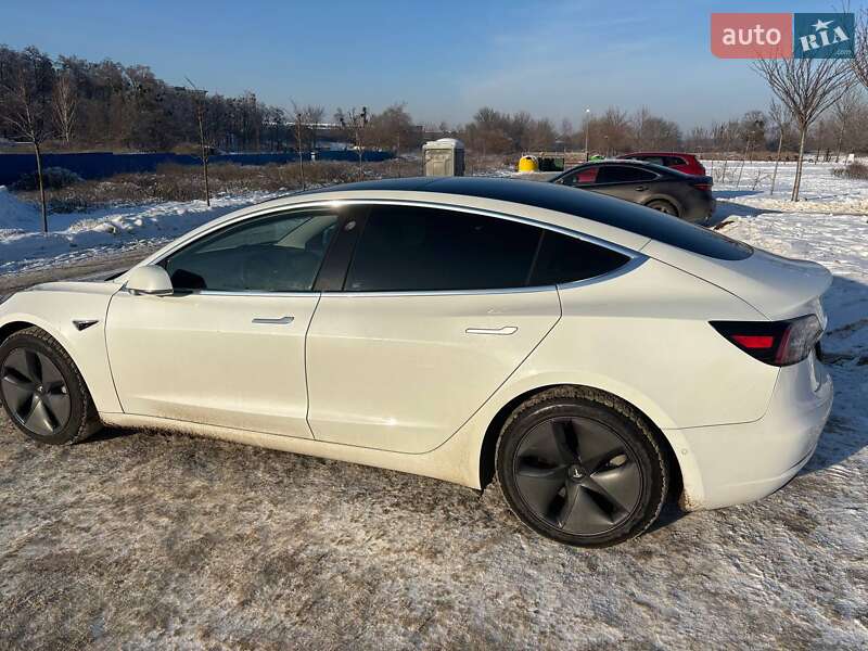 Седан Tesla Model 3 2019 в Ирпене