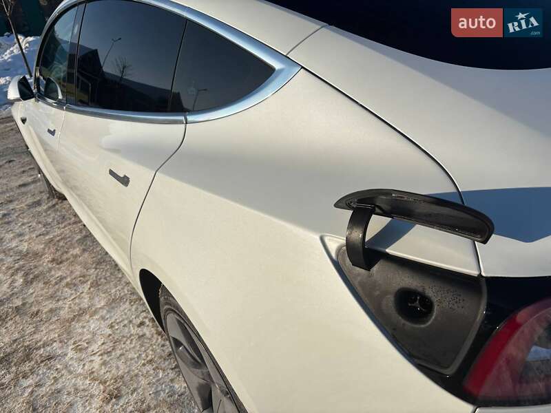 Седан Tesla Model 3 2019 в Ирпене
