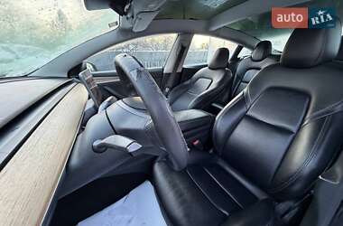 Седан Tesla Model 3 2022 в Луцке