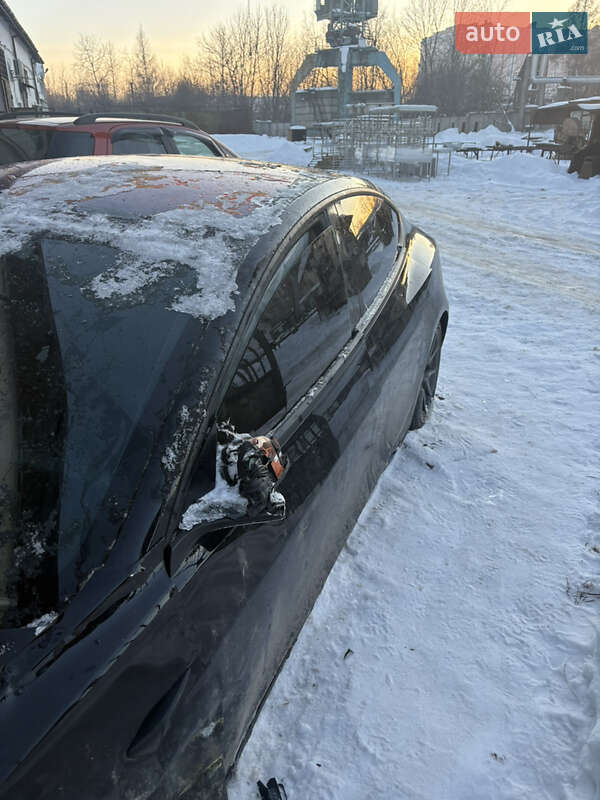 Седан Tesla Model 3 2018 в Львові