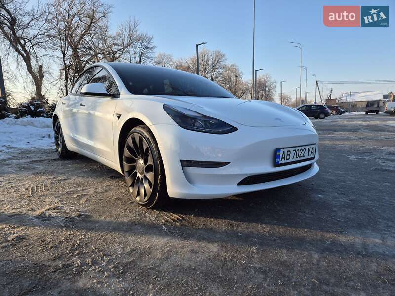 Седан Tesla Model 3 2022 в Вінниці
