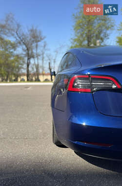 Седан Tesla Model 3 2023 в Одессе
