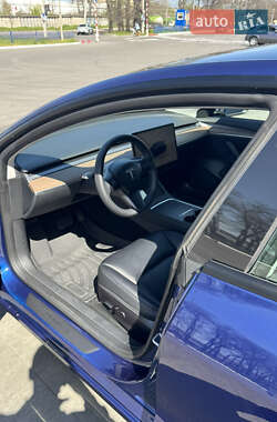 Седан Tesla Model 3 2023 в Одессе