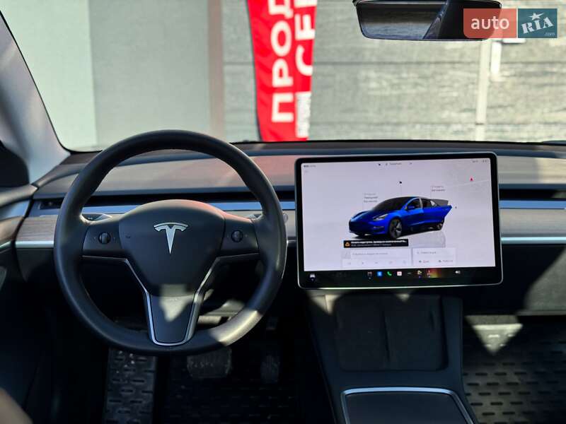 Седан Tesla Model 3 2022 в Киеве