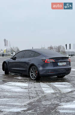 Седан Tesla Model 3 2022 в Киеве