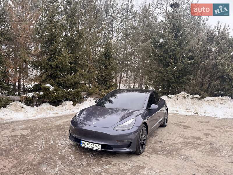 Седан Tesla Model 3 2022 в Львове