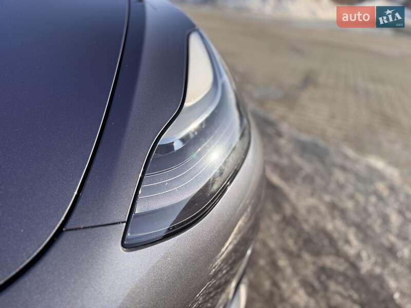Седан Tesla Model 3 2022 в Львове