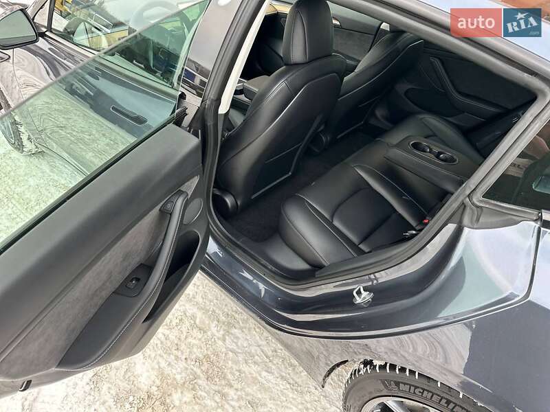 Седан Tesla Model 3 2021 в Днепре