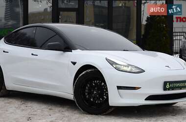 Седан Tesla Model 3 2021 в Киеве