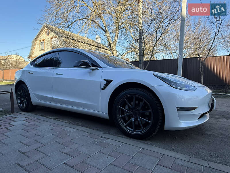 Седан Tesla Model 3 2019 в Кривом Роге