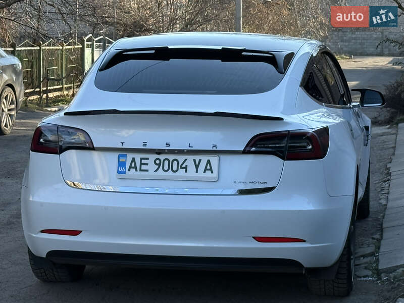 Седан Tesla Model 3 2019 в Кривом Роге