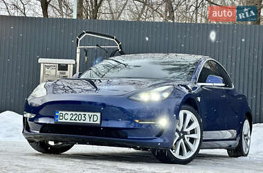 Седан Tesla Model 3 2018 в Дрогобичі