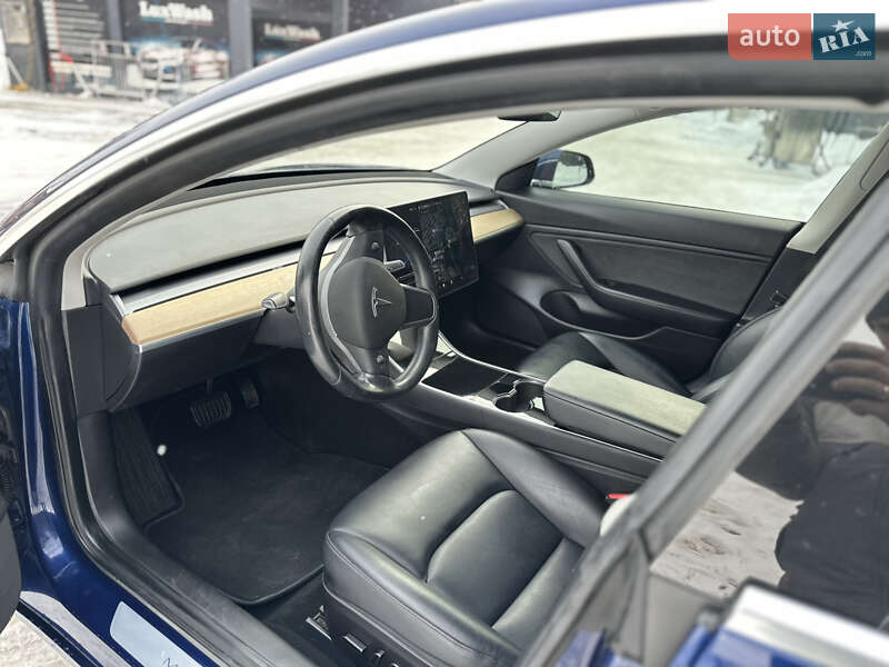 Седан Tesla Model 3 2018 в Дрогобичі фото 23 Седан Tesla Model 3 2018 в Дрогобичі