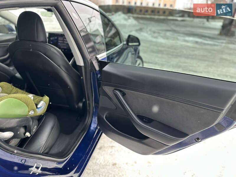 Седан Tesla Model 3 2018 в Дрогобичі фото 28 Седан Tesla Model 3 2018 в Дрогобичі