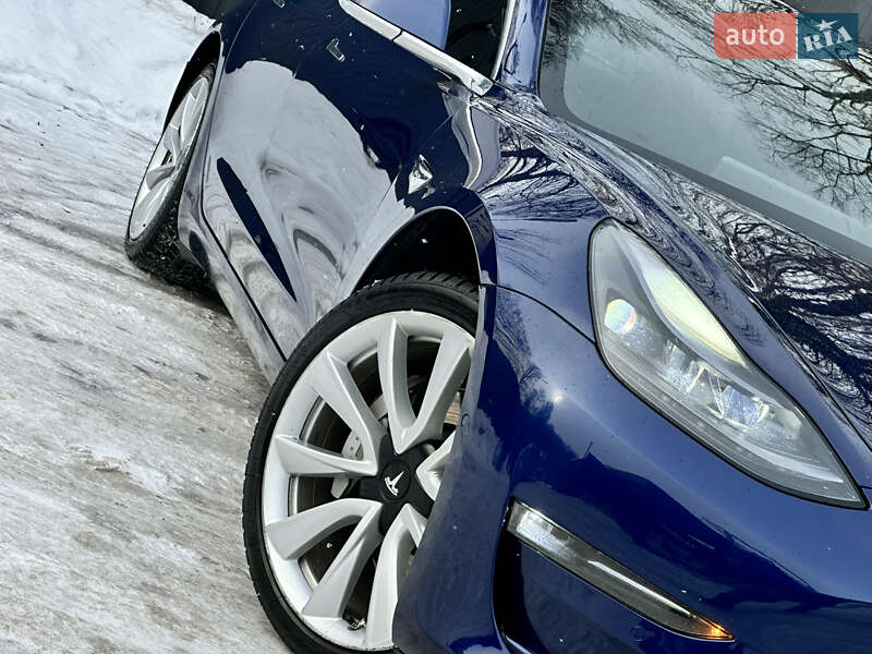 Седан Tesla Model 3 2018 в Дрогобичі фото 38 Седан Tesla Model 3 2018 в Дрогобичі