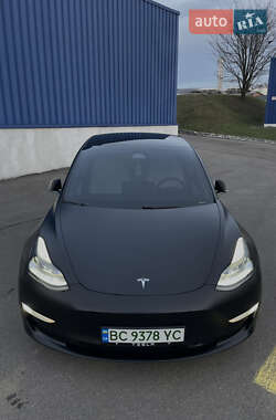 Седан Tesla Model 3 2020 в Львове