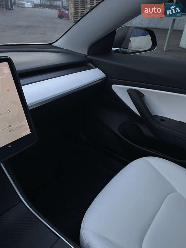 Седан Tesla Model 3 2020 в Львове фото 16 Седан Tesla Model 3 2020 в Львове