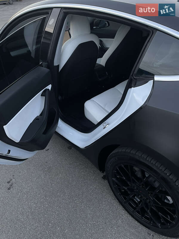 Седан Tesla Model 3 2020 в Львове фото 20 Седан Tesla Model 3 2020 в Львове