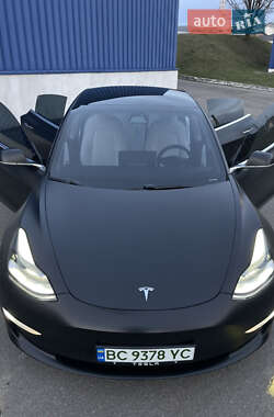 Седан Tesla Model 3 2020 в Львове