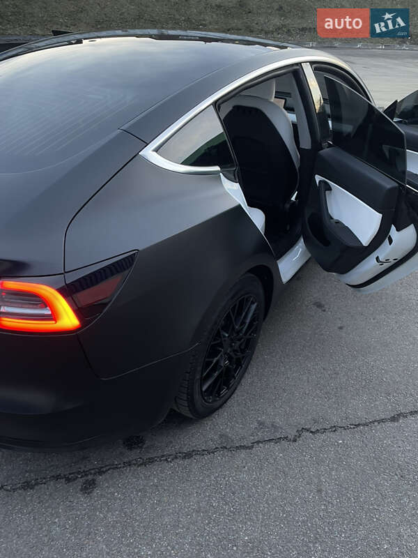 Седан Tesla Model 3 2020 в Львове фото 30 Седан Tesla Model 3 2020 в Львове