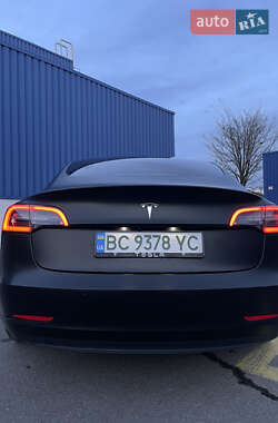 Седан Tesla Model 3 2020 в Львове