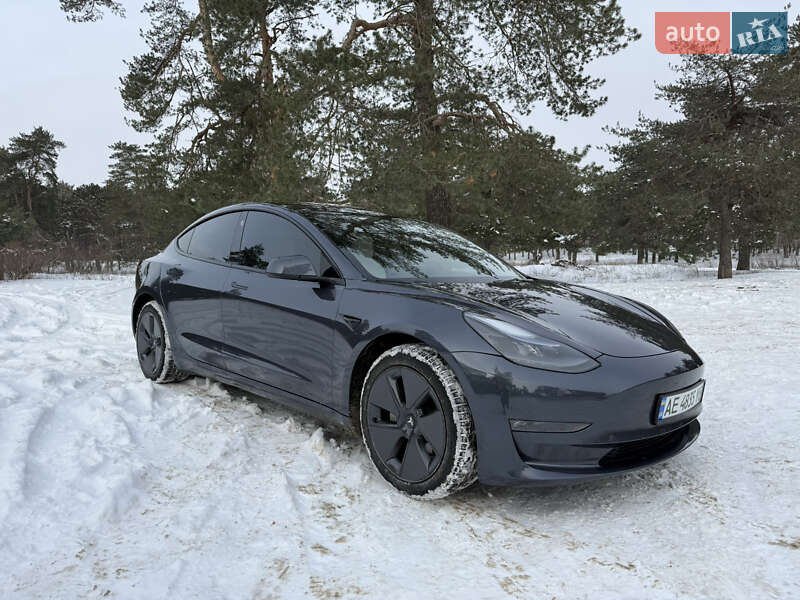 Седан Tesla Model 3 2023 в Днепре