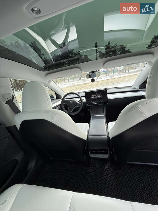 Седан Tesla Model 3 2023 в Днепре