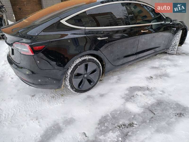 Седан Tesla Model 3 2018 в Ивано-Франковске